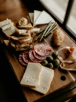 Planche charcuterie et fromages